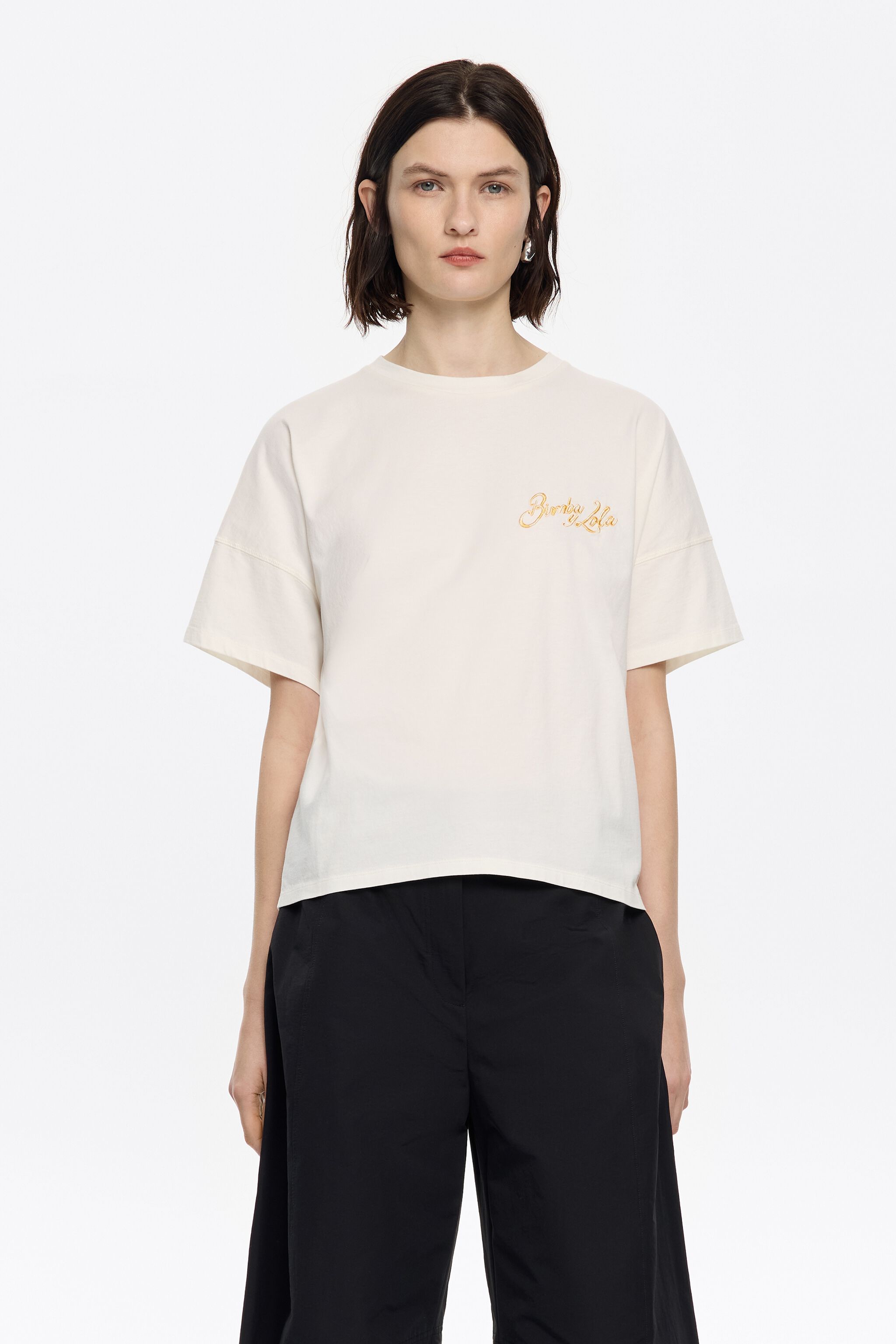 激安超特価 最大80%オフ  Ivory embroidered logo boxy T-shirt トップス