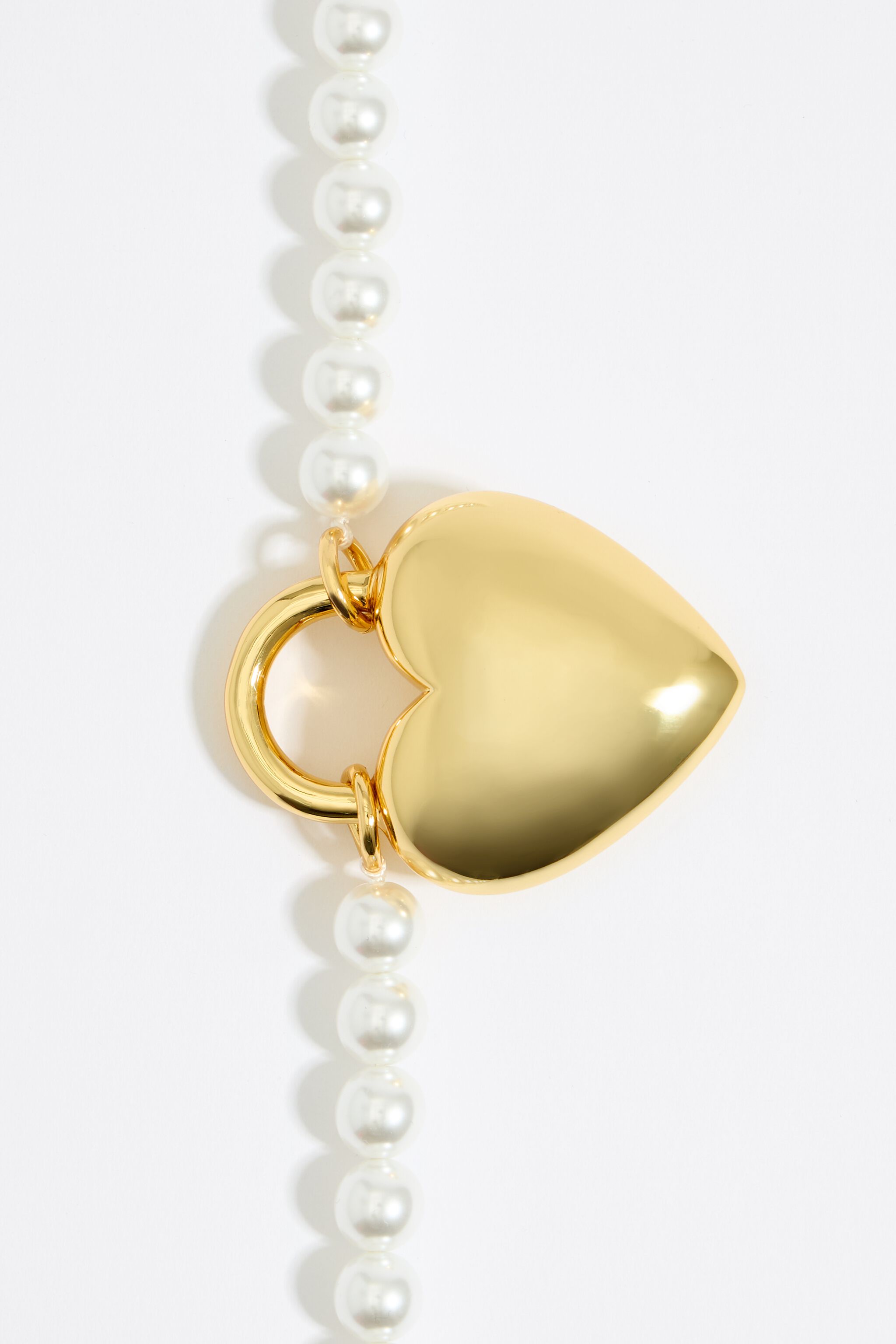 Metallic discount pearl necklace