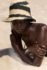 Natural and black raffia-effect hat