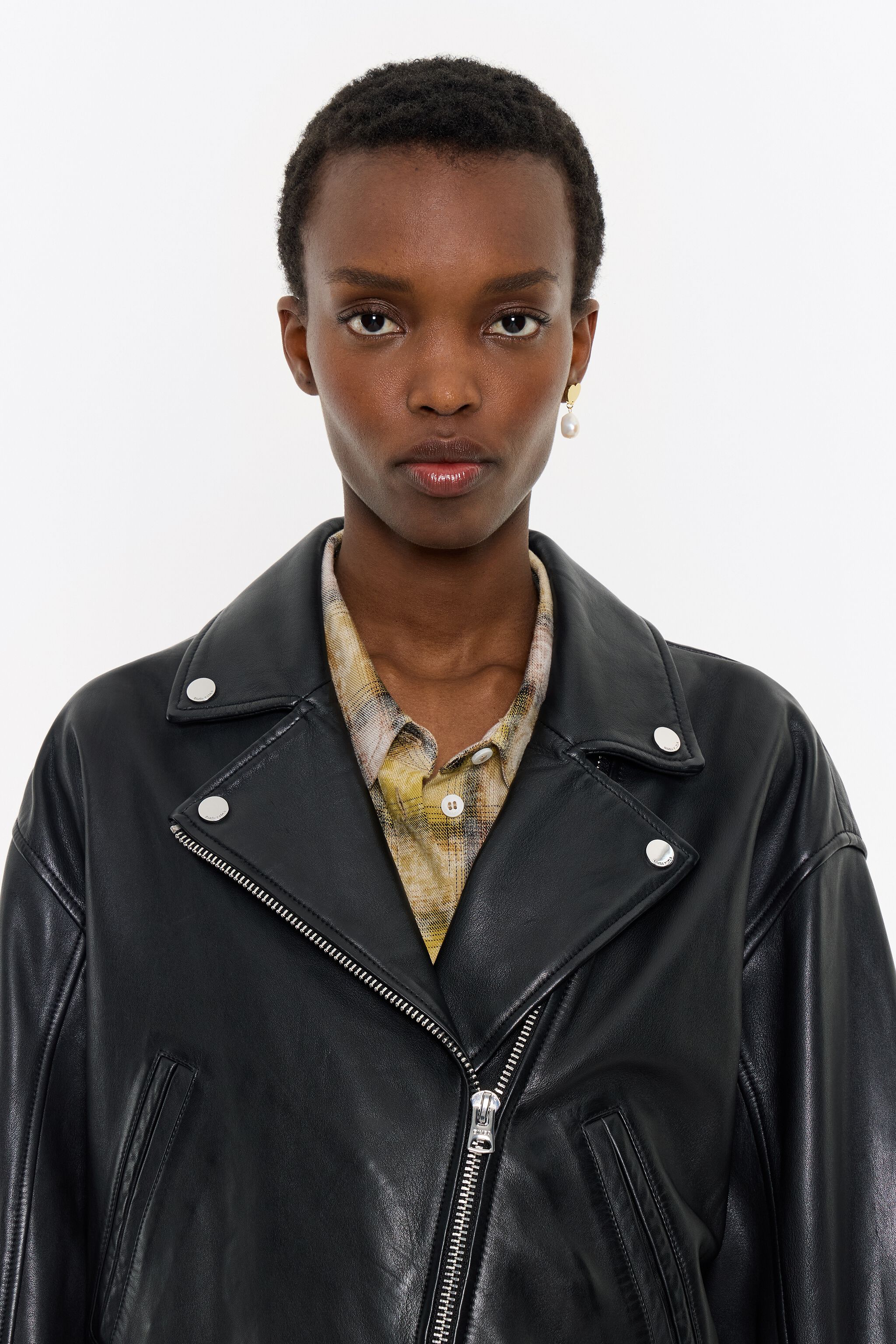 Chamarra biker negra cheap
