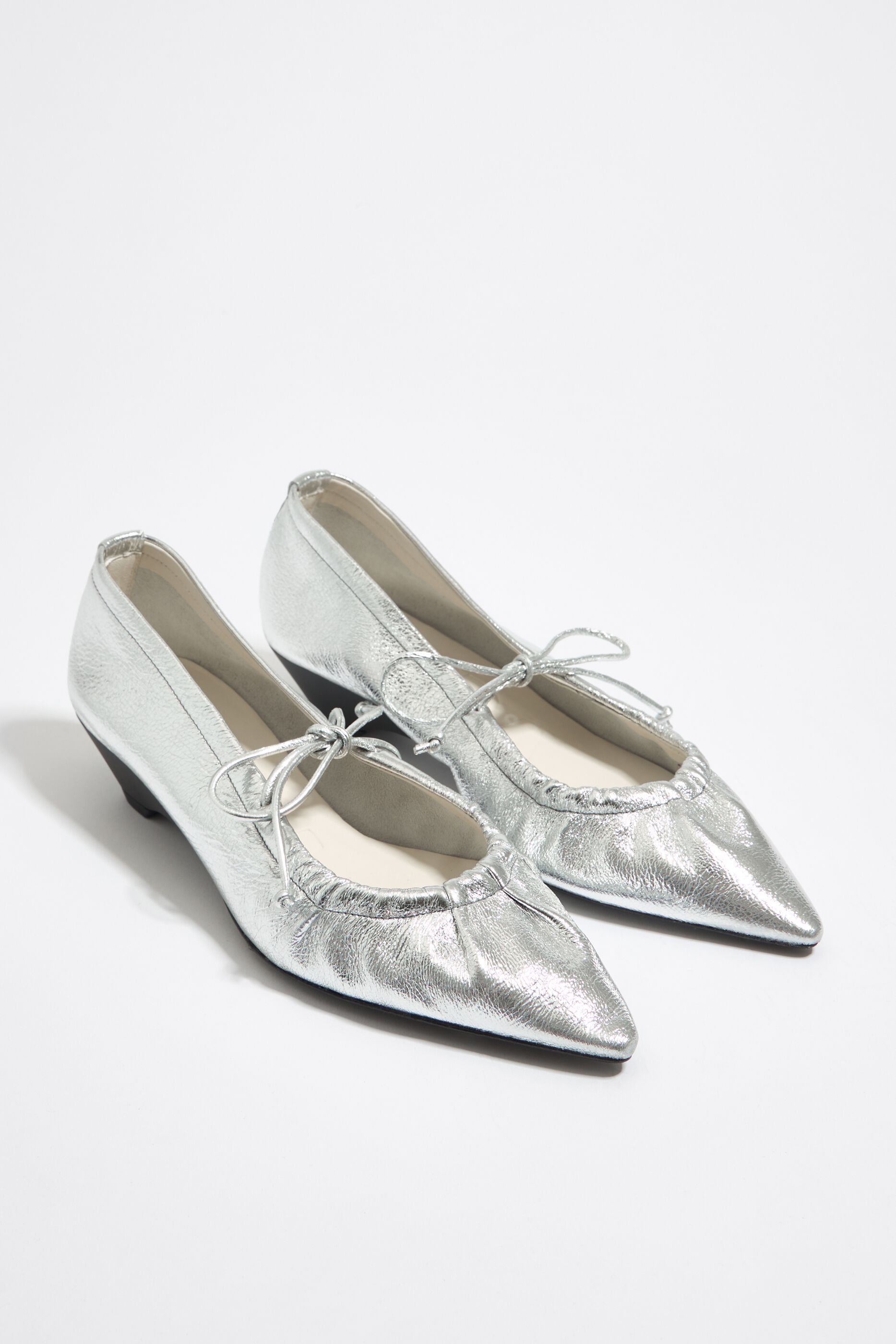 Silver leather top court shoes