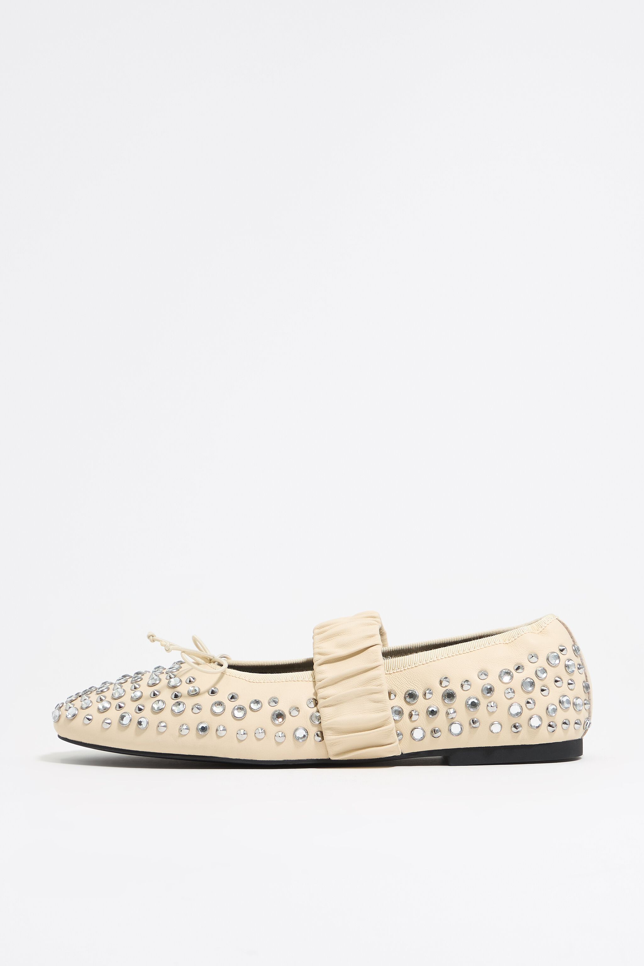 関税なし 送料無料 Ivory Leather Ballerinas 251BZ0428_11070_D_2.jpg?sw=768
