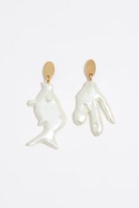 Aretes pez perla dorado envejecido