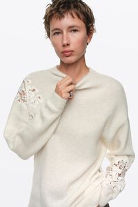 Jersey alpaca encajes cuello subido marfil