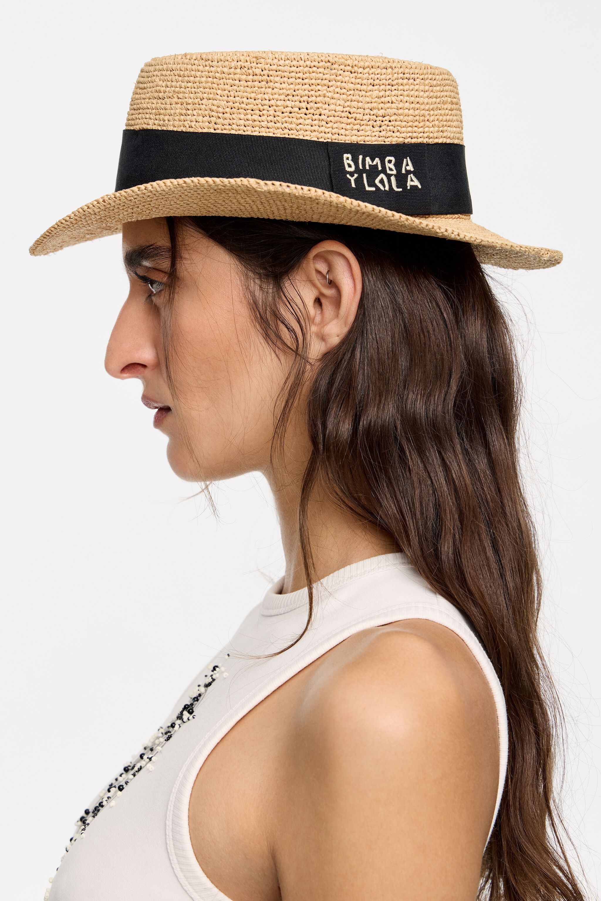 【BIMBA Y LOLA】ラフィアエフェクトディテールトングミュール NEW. New products each week | BIMBA Y LOLA SS25