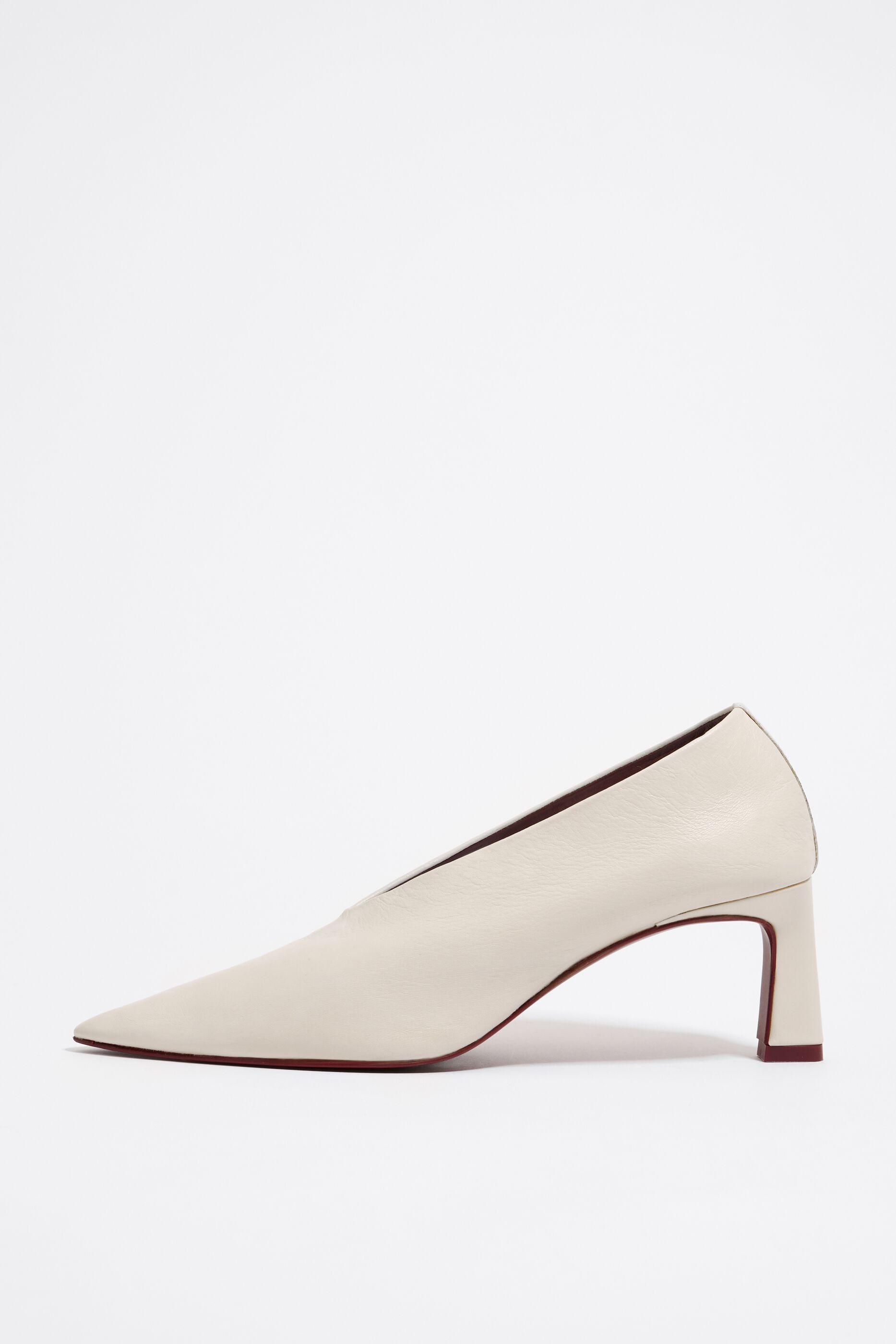 Vagabond eve on sale pump white