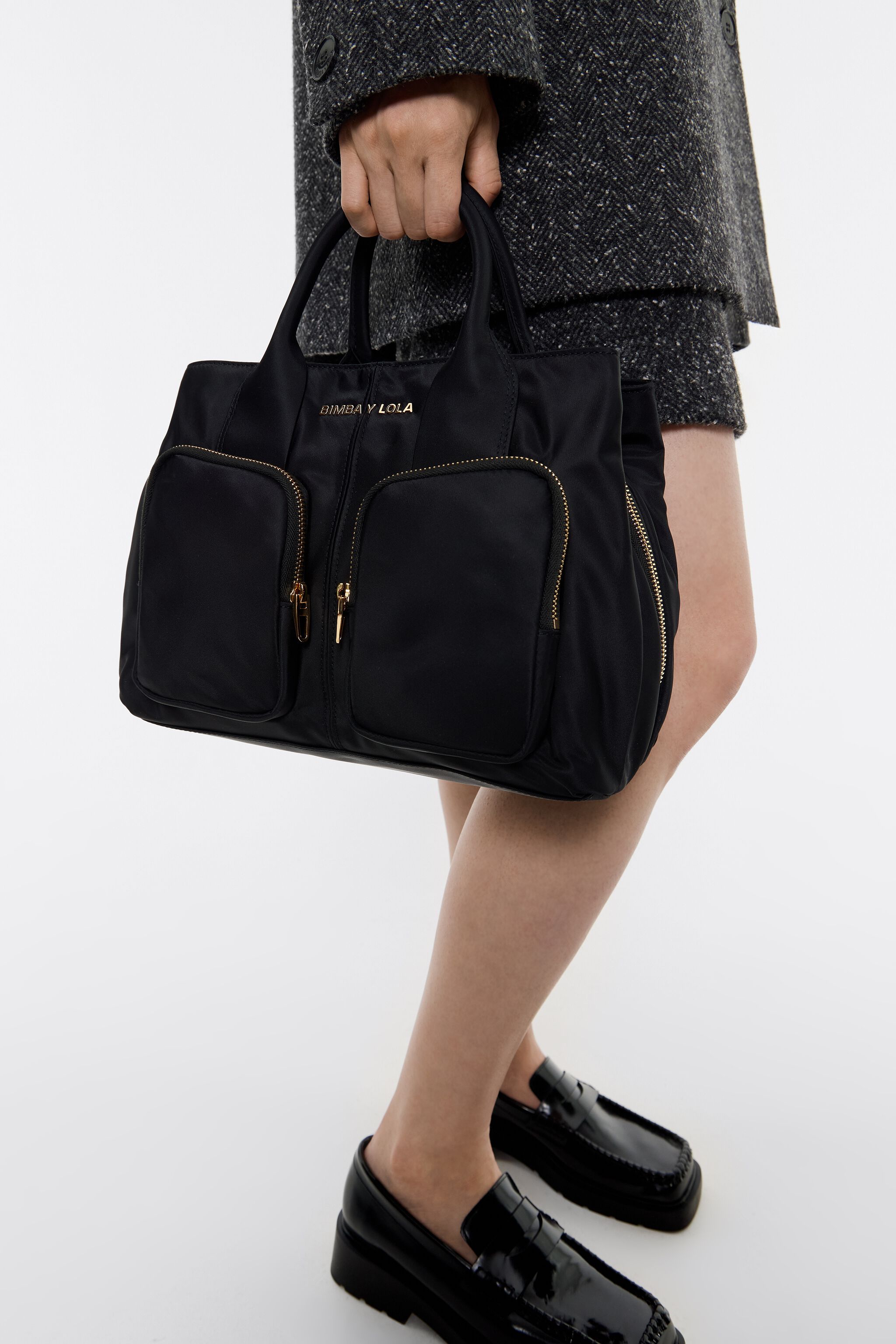 Bolso tote m nylon negro bimba y lola 2025