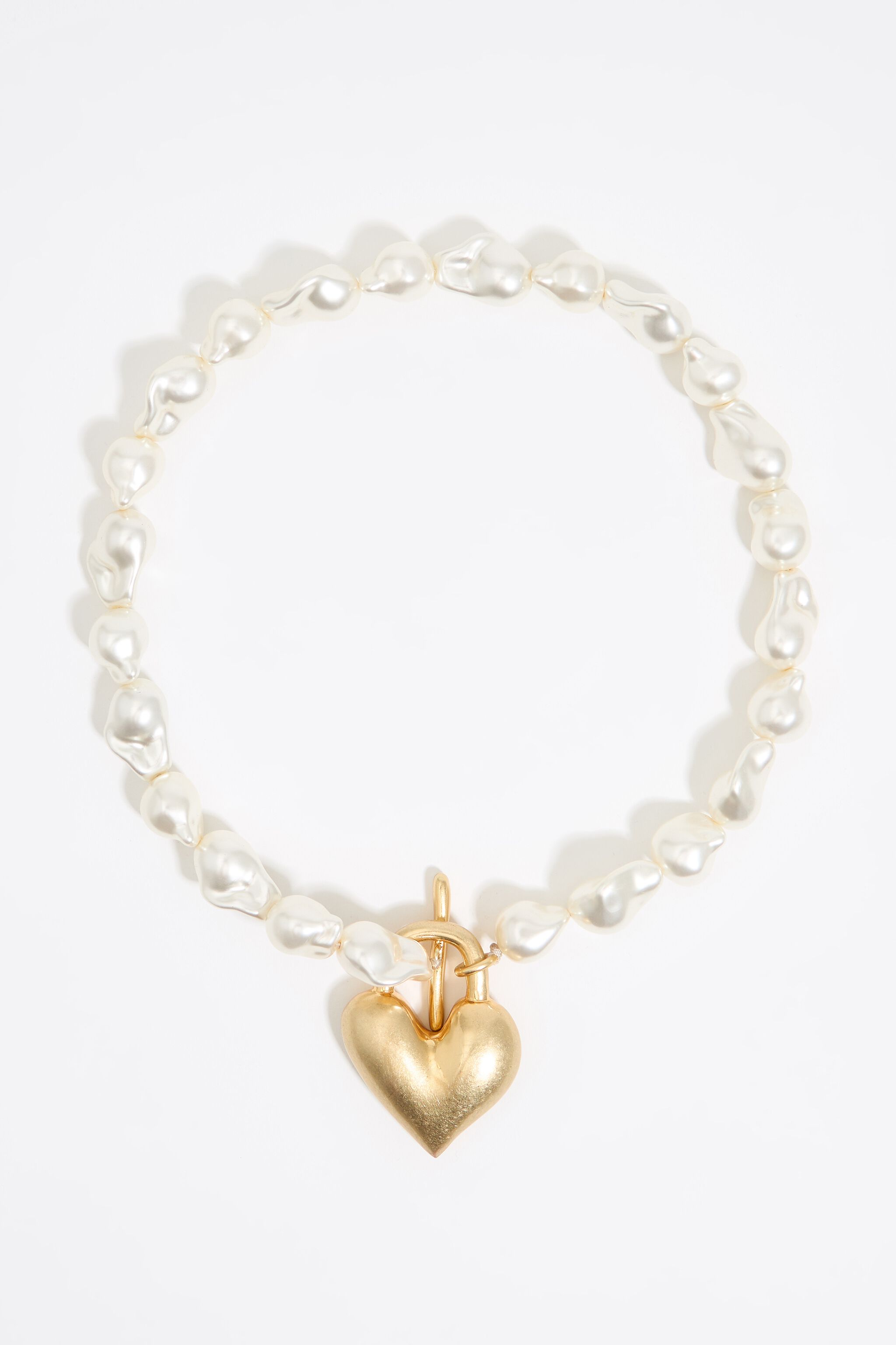 ★PEARLY MORE★ small bee heart necklace Shell Heart and Bee Charm Necklace in Gold | Lisa Angel