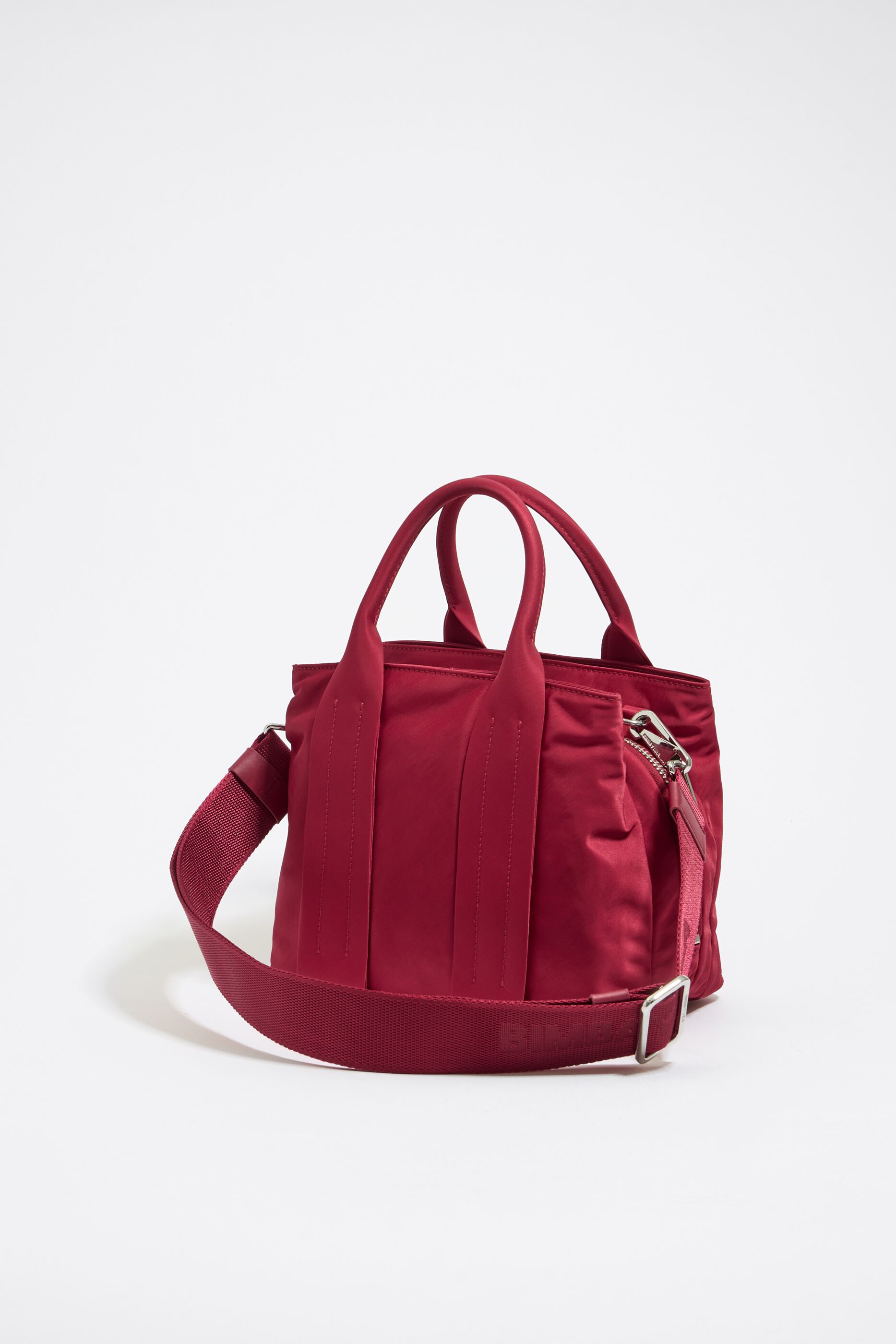 Bimba y lola roja 2025