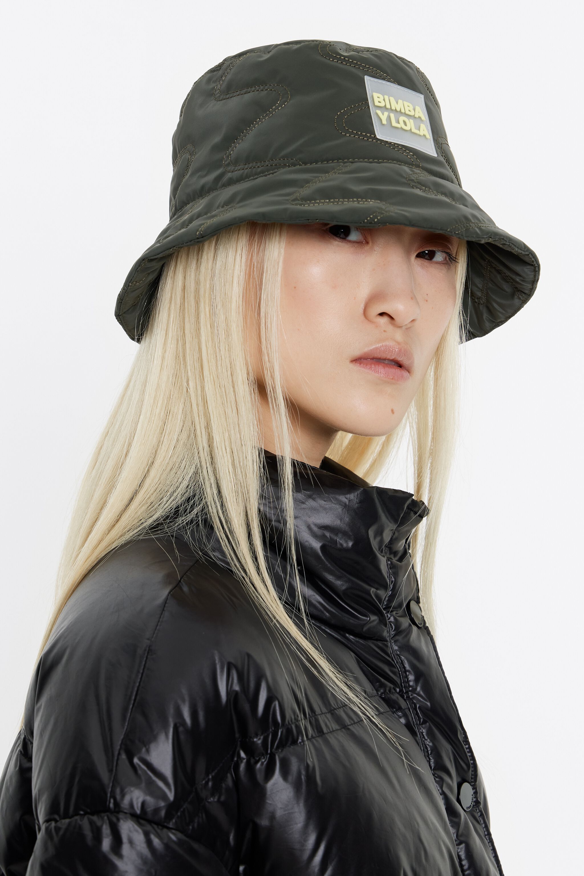 Khaki nylon bucket hat