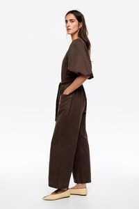 Jumpsuit denim escote pico caf&eacute; lavado