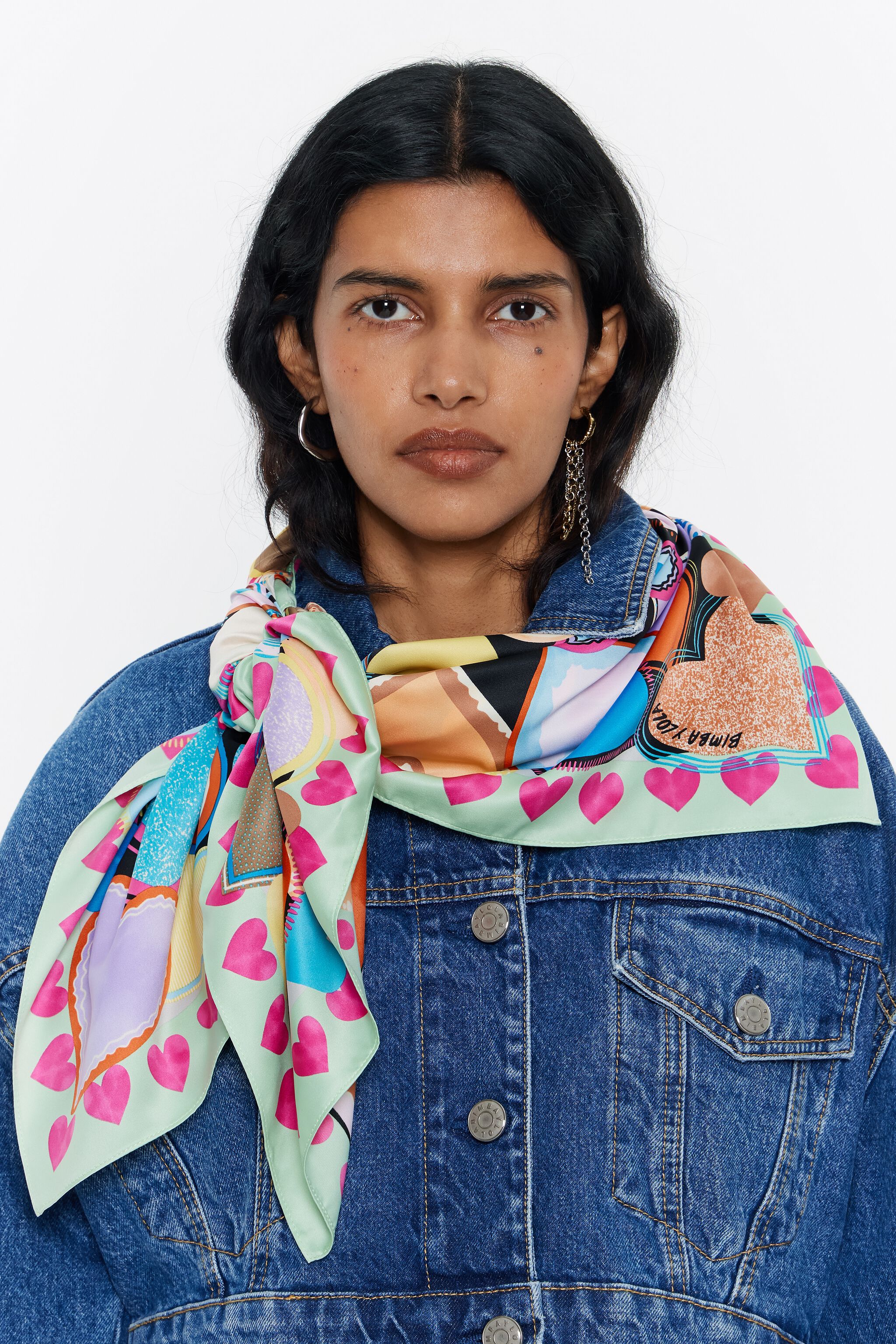 Scarf with miniprint hearts and mint frame
