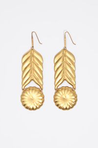 Aretes flor dorado envejecido