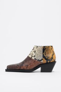 Zapato tipo botín campero piel patchwork serpiente
