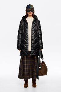 Chamarra capucha recto negro