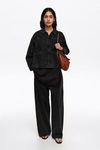 Chamarra l&iacute;nea A denim negro lavado