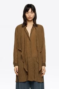 Camisa plisada maxilazos caf&eacute;