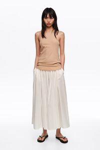 Falda fruncida con volumen algod&oacute;n blanca